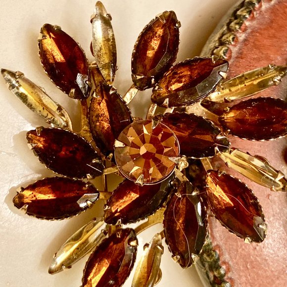 Vintage CATHE Signed Amber Swirl Brooch and Earrings Set - Picture 2 of 5